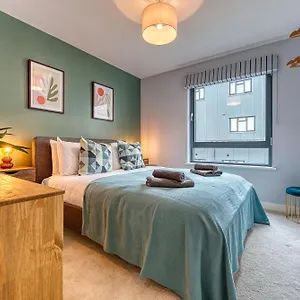 Apartment Blue Puffin Stays: Stylish 2-bed In Ocean Village, Southampton